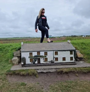 Gulliver at Land’s End (Cornwall) by Evelina Dresmane